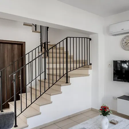 Palms 31 Протарас