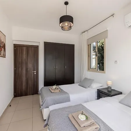 Palms 31 Протарас